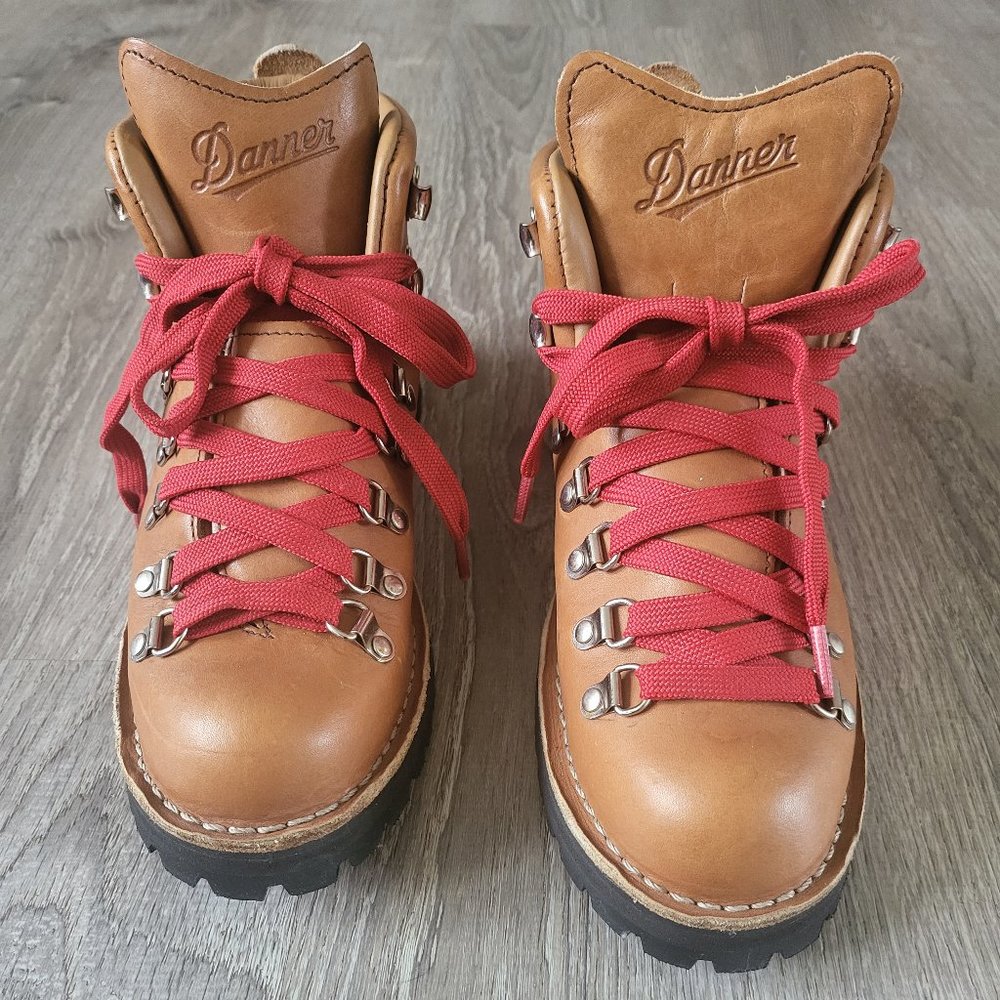 Women's Size 10 Danner Mountain LT Cascade Boots